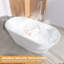 Baignoire de trempage autoportante en acrylique 63 "x 30" avec drain central en blanc