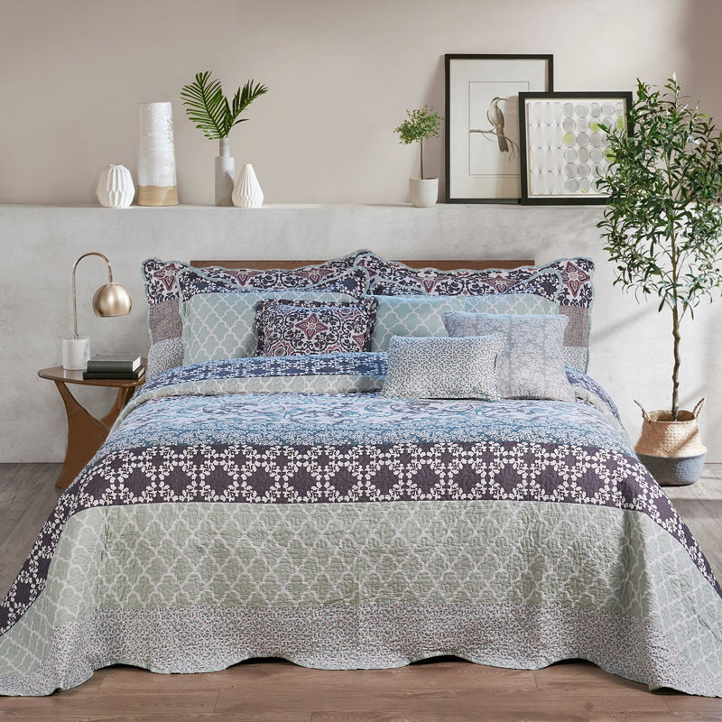 Royal Scroll King Size Reversible Microfiber Bedspread Set