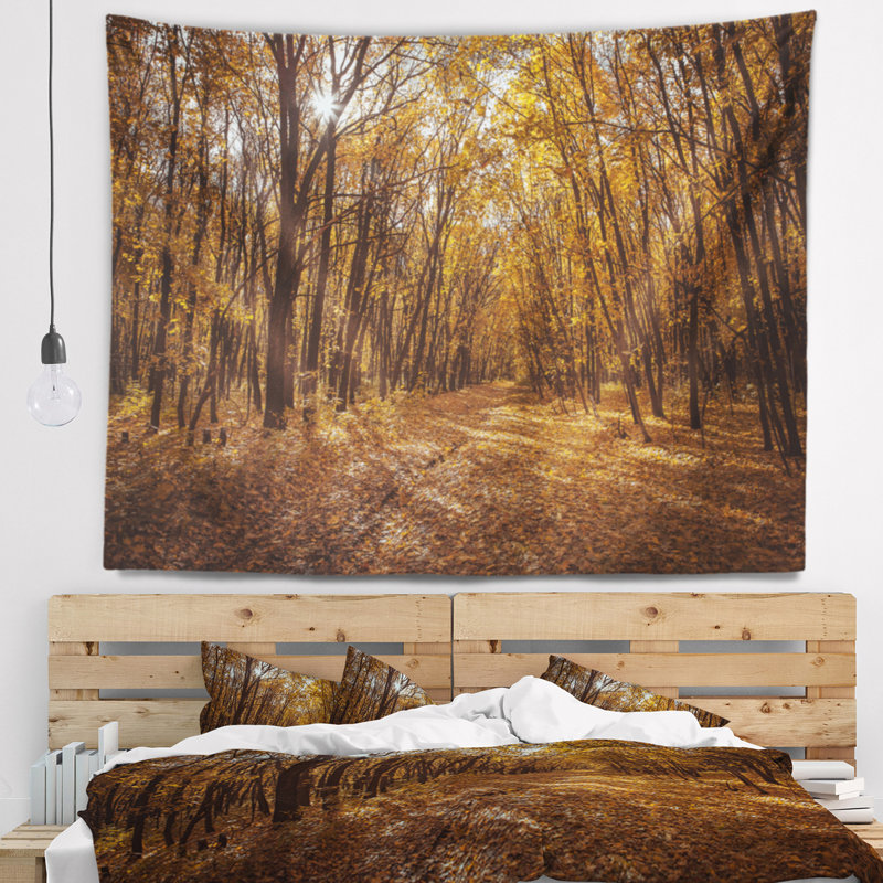Coucher de soleil sur la tapisserie de la forêt d'automne jaune, H 68 po x l 80 po