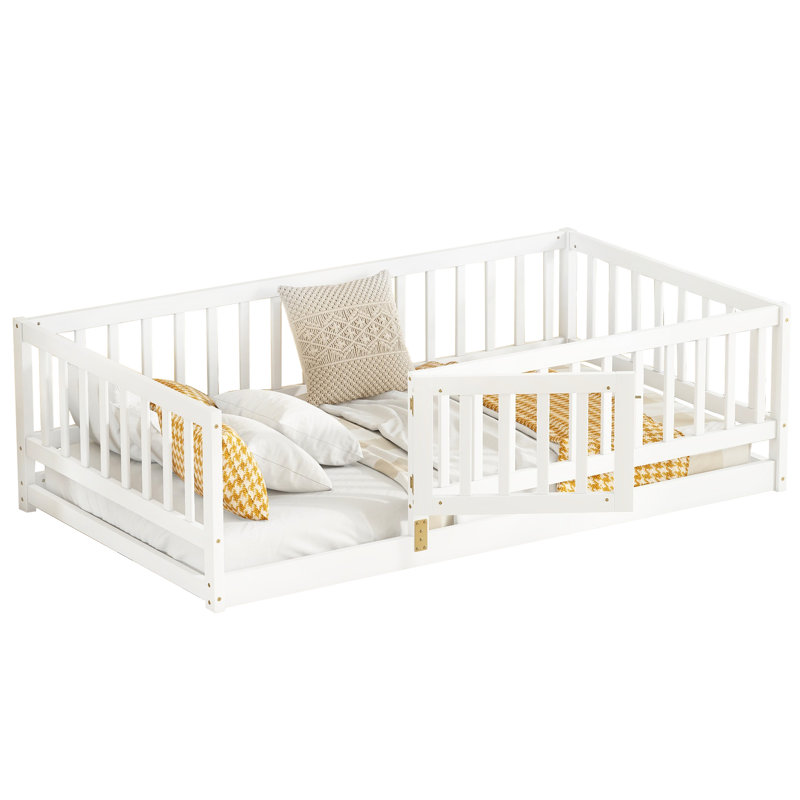 Lit de plancher simple - bois blanc pour les jumeaux, espace de lecture