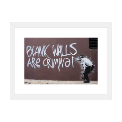 Les murs vides sont des motifs criminels