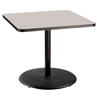 Table carrée pour salle de pause