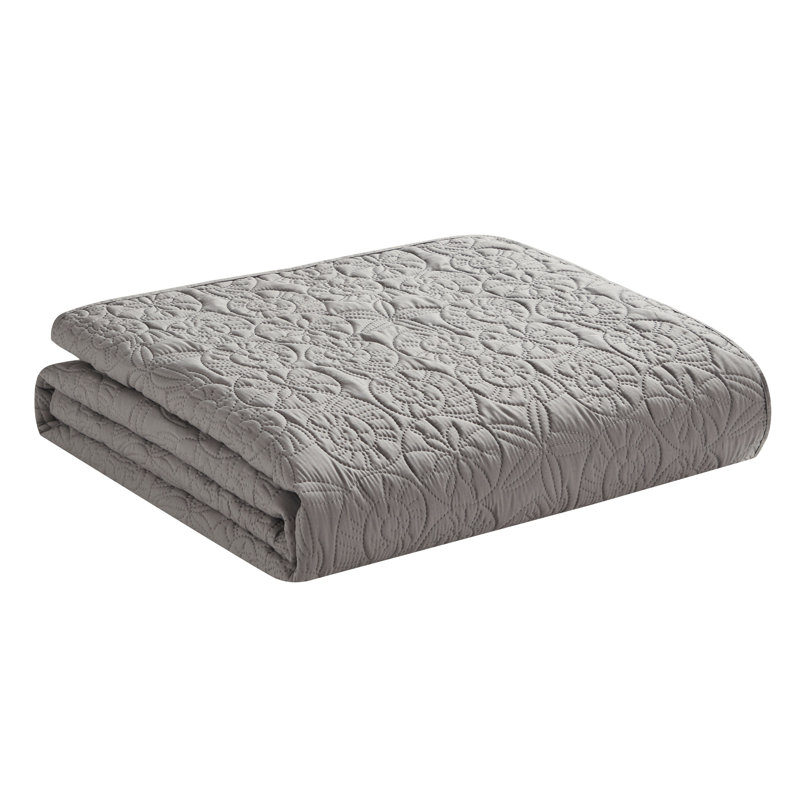 Gray Full Microfiber Coastal Quilt Set with Seashell Pattern