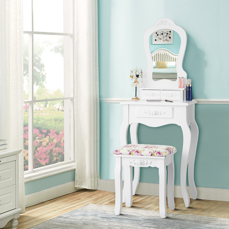 Nashwauk Dressing Table with Mirror