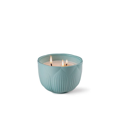 Fleurs Candle. Tropical Blossoms Scent