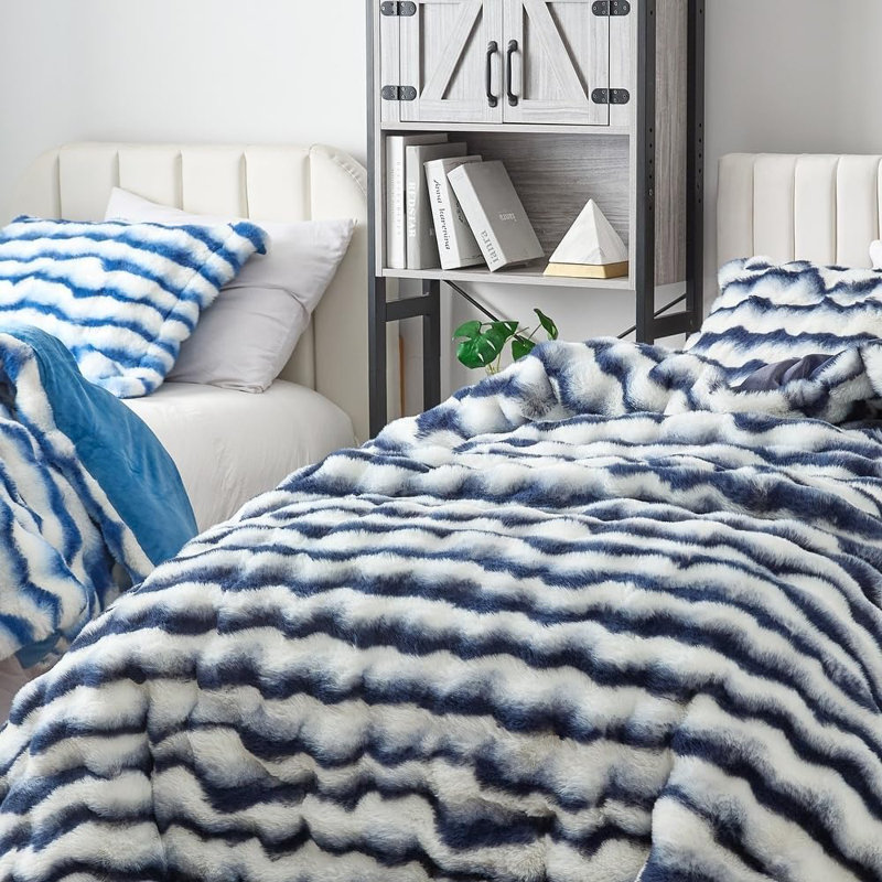 Freezin Waters - Coma Inducer Oversized Comforter Set - Navy Ocean, Twin Extra Long Comforter + 1 Standard Sham