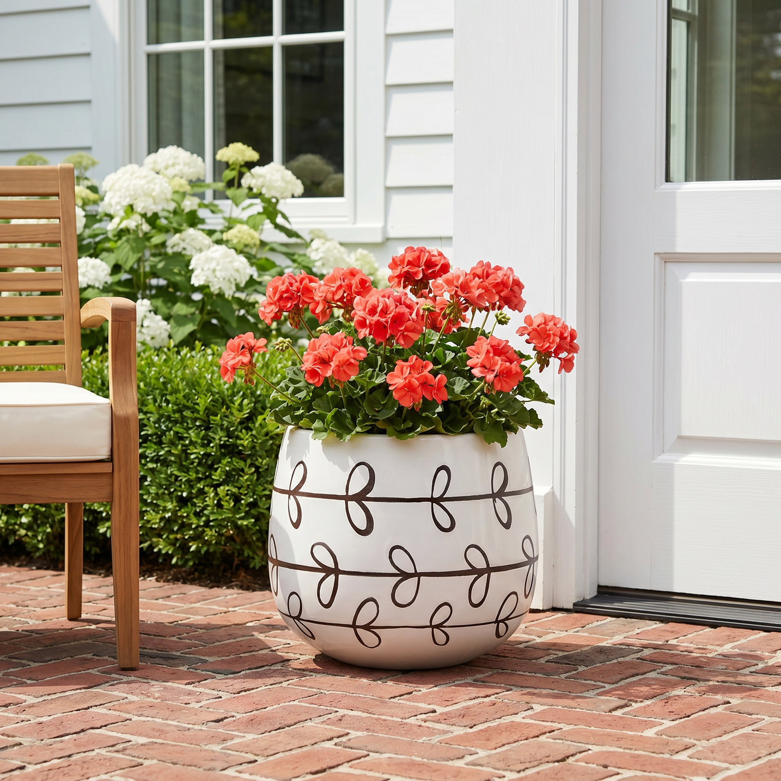 Desra 9" Ceramic Pot Planter