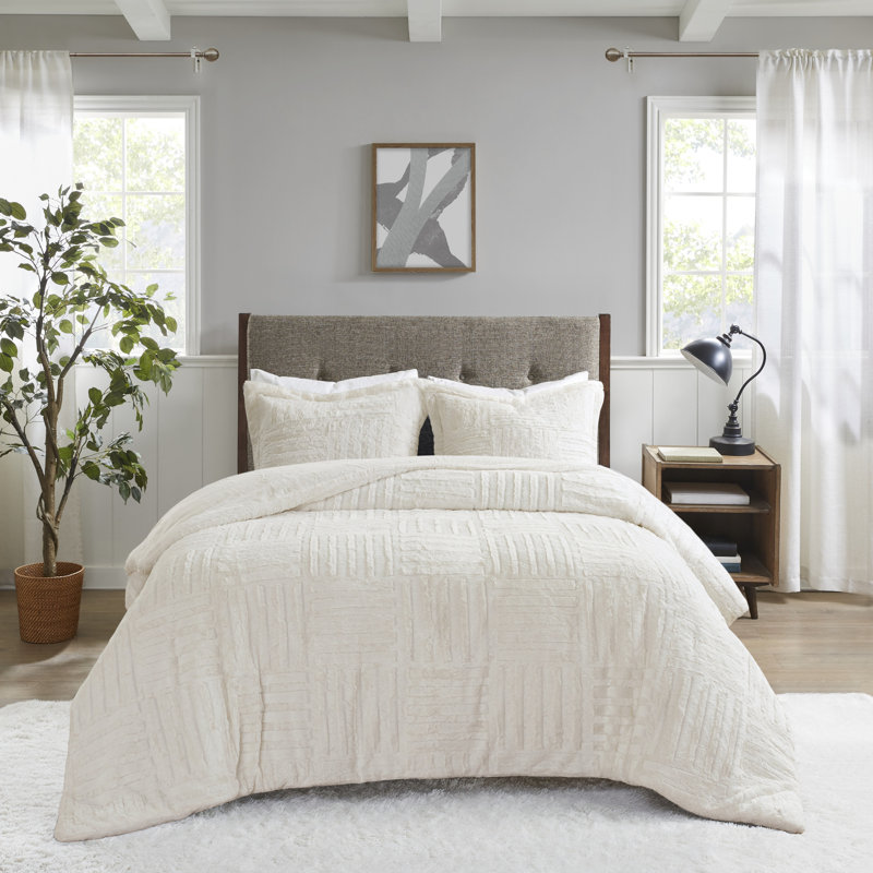 Arctic Fur Down Alternative Comforter Mini Set, King/Cal. King Comforter + 2 King Shams, Ivory