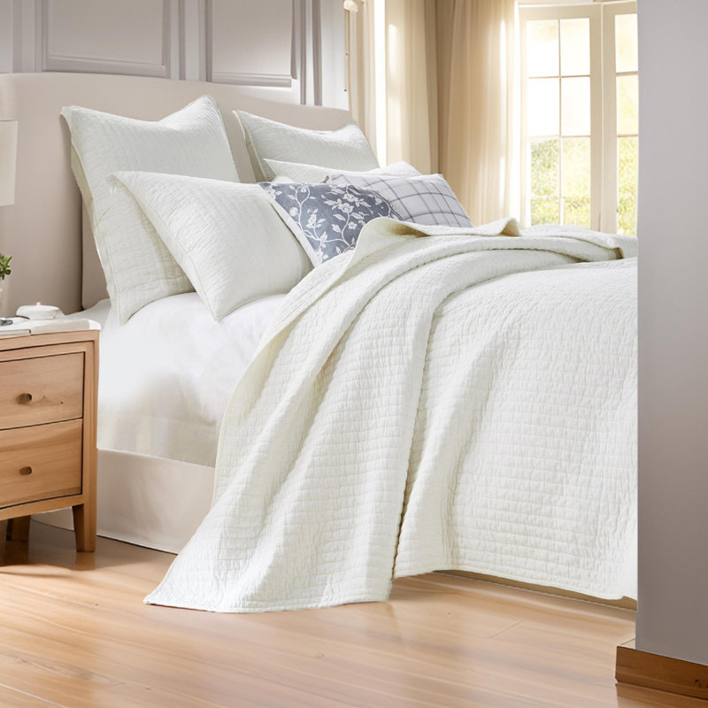 Antique White Twin Cotton Reversible Quilt Set