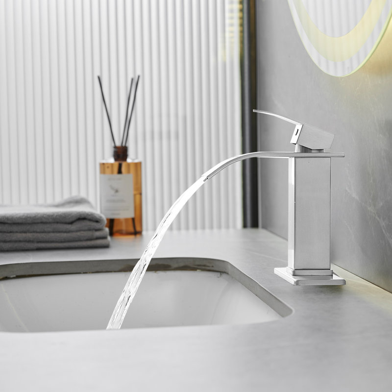 Robinet de salle de bain à simple arche et monocommande à petite arche Waterfall, Nickel brossé