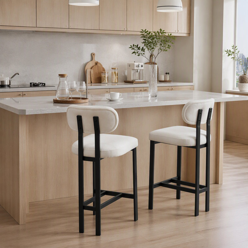 Ensemble de deux tabourets de bar confortables et robustes, idéal pour les îlots de cuisine, les salles à manger et les bars avec une fabrication de haute qualité