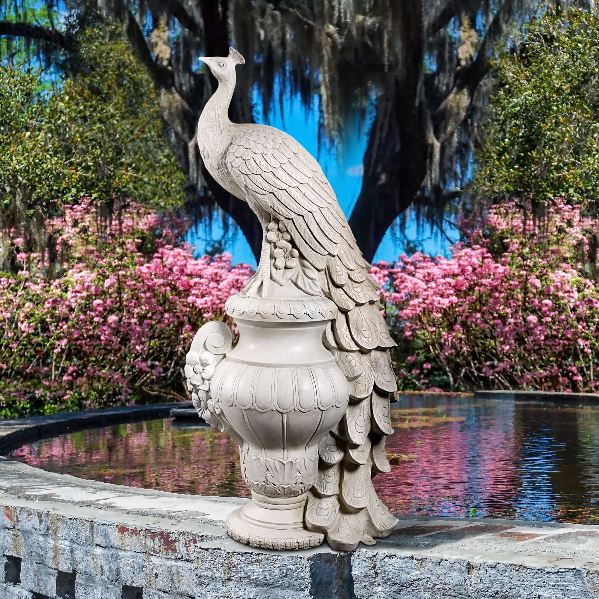 Design Toscano Garden figure Staverden Castle, peacock on a vase, 29 x 39.5 x 86.5 cm Design Toscano Garden figure Staverden Castle, peacock on a vase, 29 x 39.5 x 86.5 cm