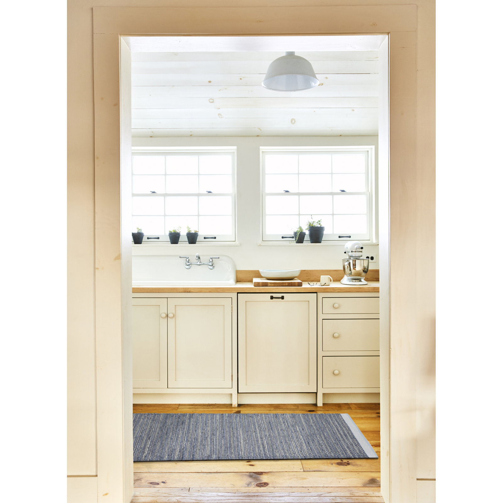 Vanora Hand-Woven Striped Jute Rug, Runner 2'6" x 8'