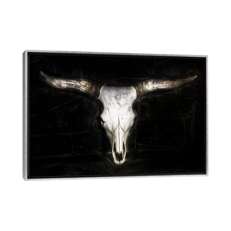«Cow Skull» par PHBurchett - impression d'art graphique, H 32 po x l 48 po, Toile encadrée, Argent argent