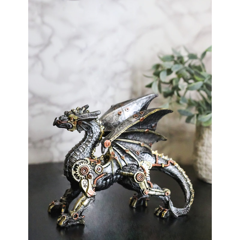 Sculpture de robot cyborg mécanique steampunk en forme de dragon, détails des engrenages et du mécanisme d'horlogerie