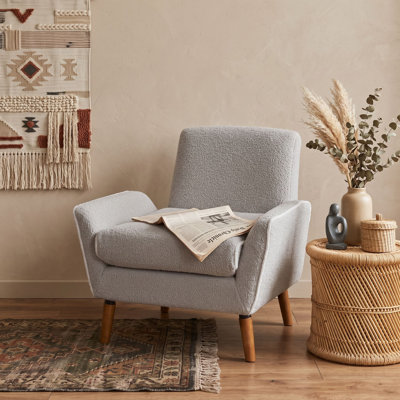 Chaise d'appoint rembourrée avec accoudoirs roulés
