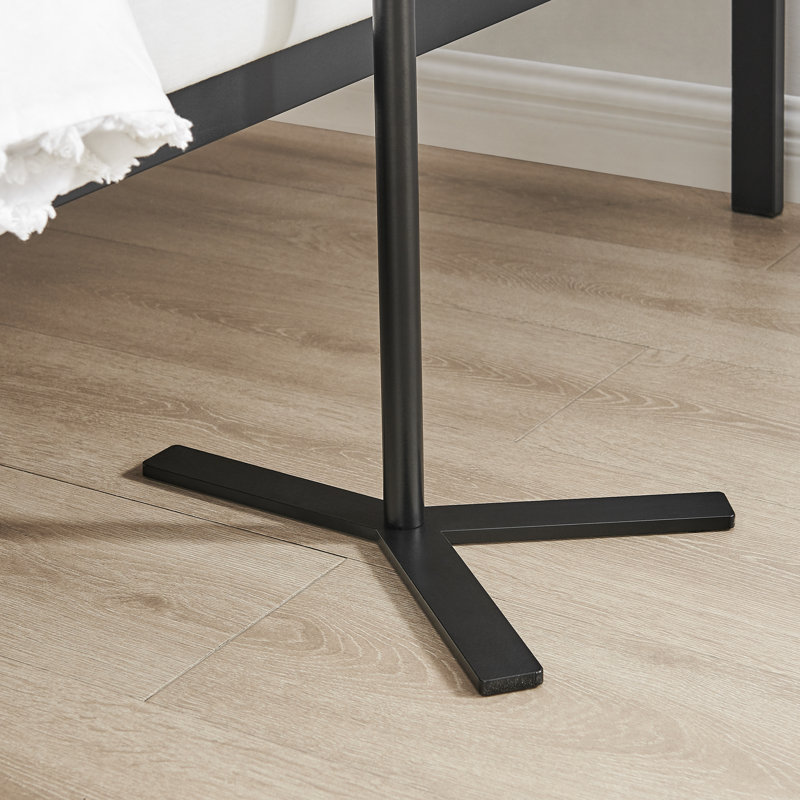 Table d'appoint ou de table d'appoint Kimaka, Noir