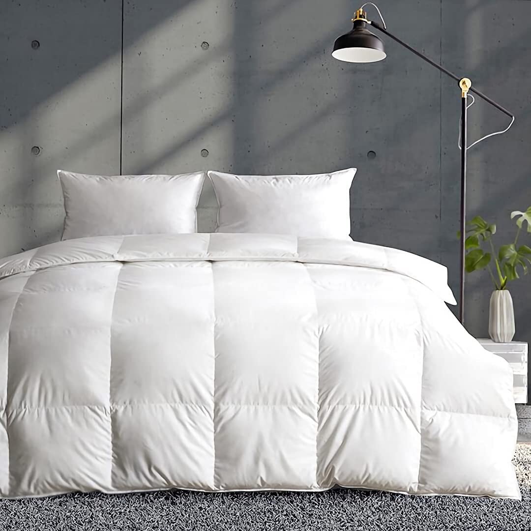 Puredown 400-Thread-Count Heavy Goose Down King Comforter in White