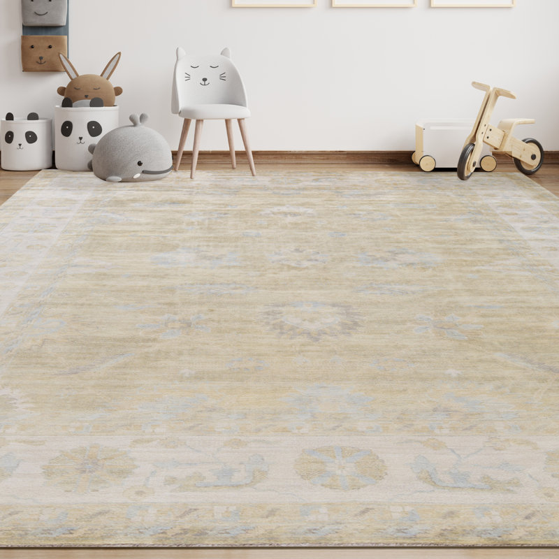 Tapis vert clair et ivoire noué à la main de haute qualité