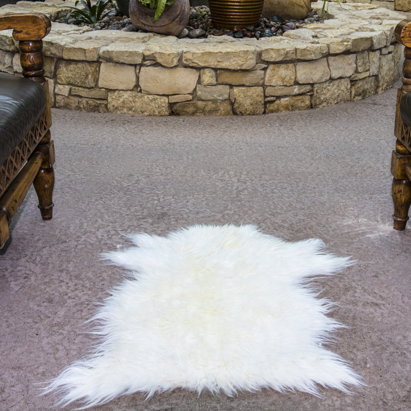 Tapis de surface blanche à poils longs Rucker