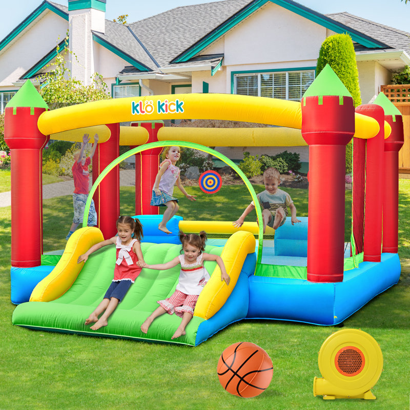 Château gonflable extra large de 4,67 m x 3,66 m pour enfants avec glissade large, panier de basketball, jeu de lancer de cibles et souffleur de 750 W, capacité de 272 kg