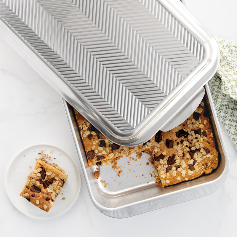 Nordic Ware 9x13 Aluminum Pan with Embossed Prism Lid