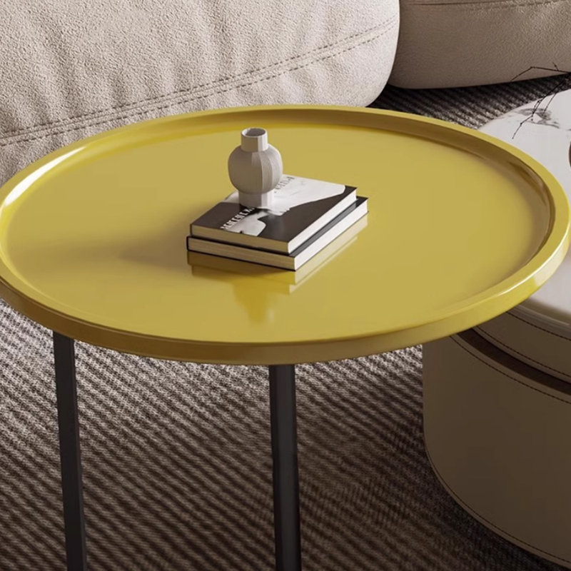 Combinaison de tables basses au design simple
