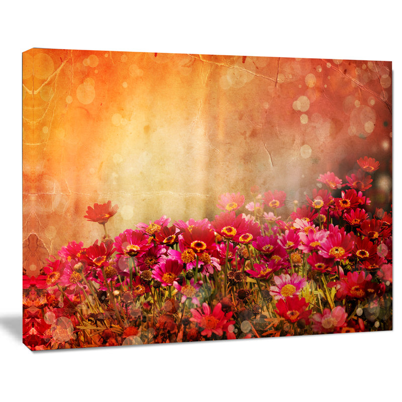 «Spring Little Flowers at Sunset», reproduction de photo sur toile tendue, H 30 po x l 40 po
