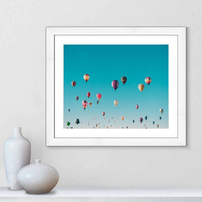 Estampe « Sky Symphony » d'Ian Dooley, Blanc, Encadrement cubique blanc, H 23 po x l 27 po x P 1,25 po