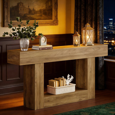 Table de canapé d'entrée double couche de 63 pouces brun clair, avec un style campagnard et un rangement, convenant à divers décors, y compris le salon et le couloir.