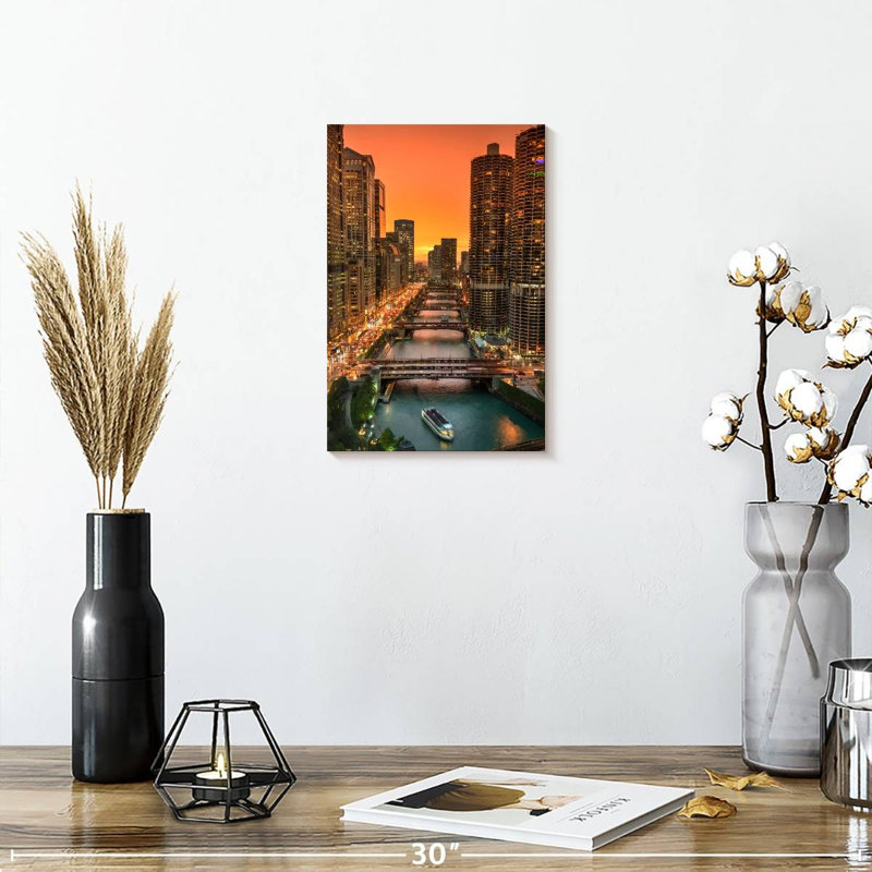 Aime Chicago River Sunset, H 12 po x l 8 po