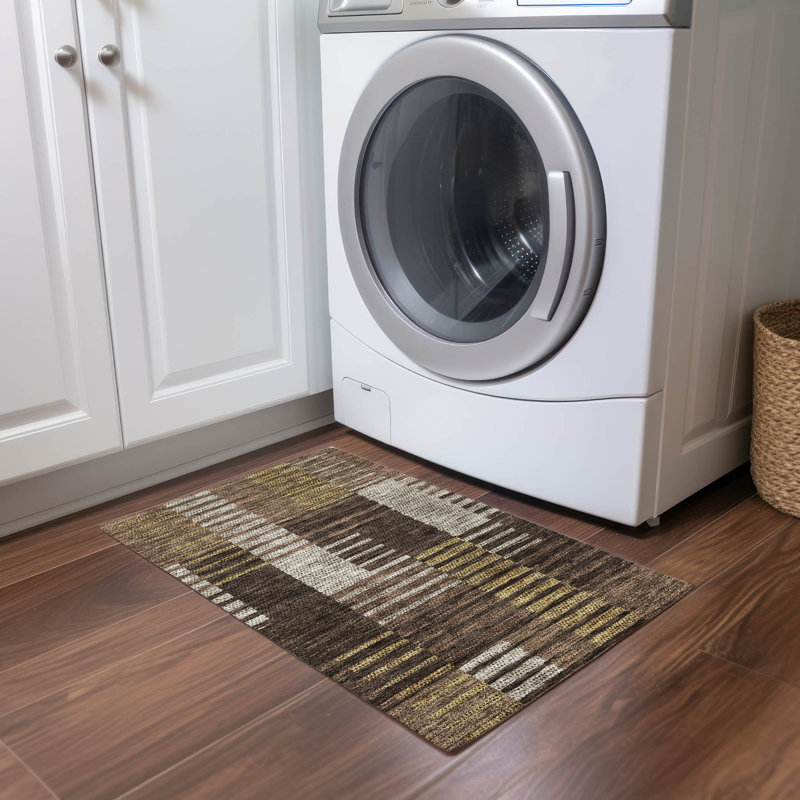 Tapis noir / brun / beige en polyester tissé à la machine Aleid, Rectangle 1 pi 8 po x 2 pi 6 po