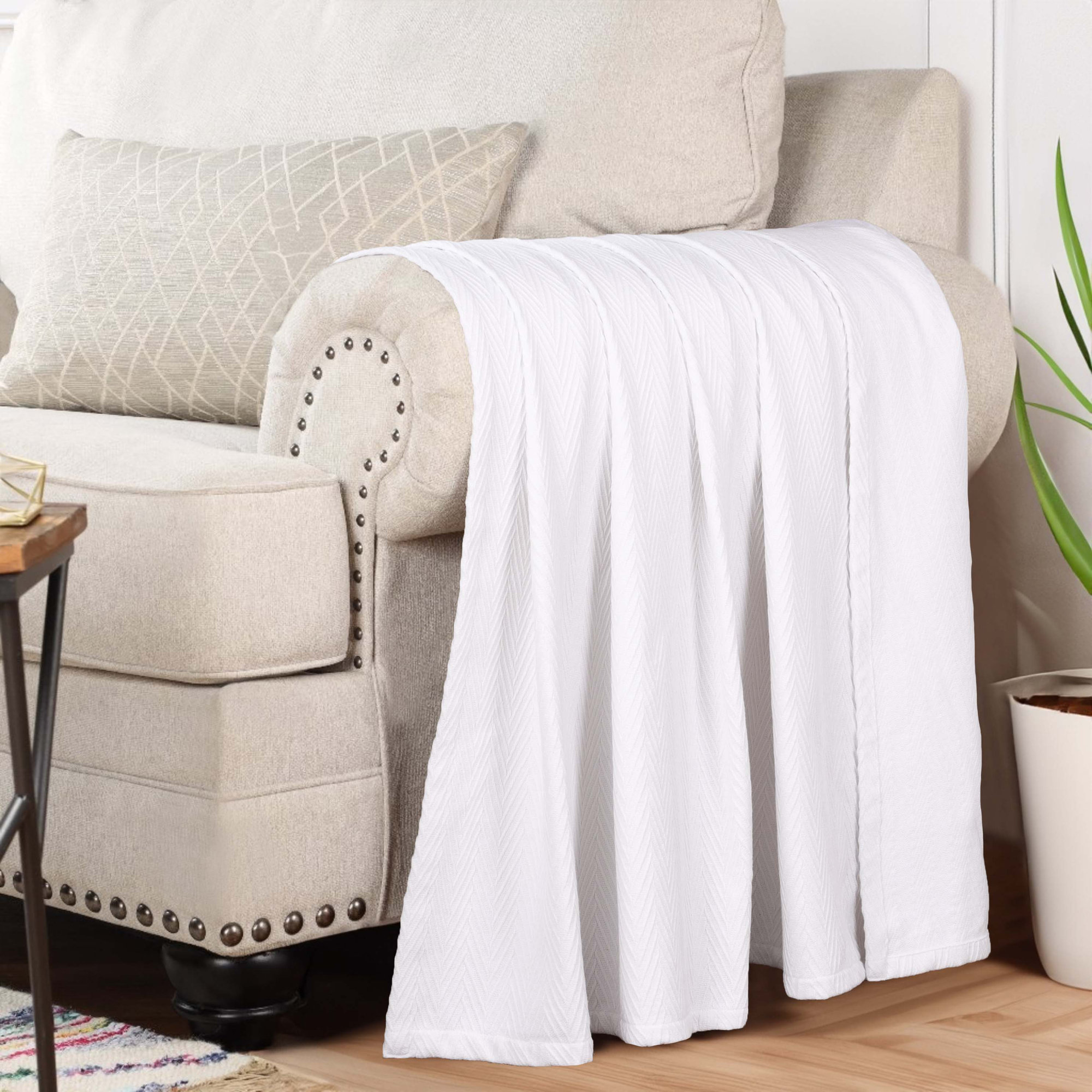 Jareth Woven Metro Zig-Zag All-Season Cotton Blanket, King, White