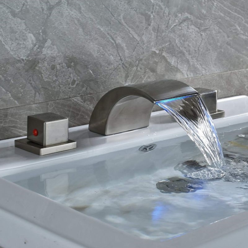 Chrome Single Handle Bathroom Sink Faucet with Compact Design