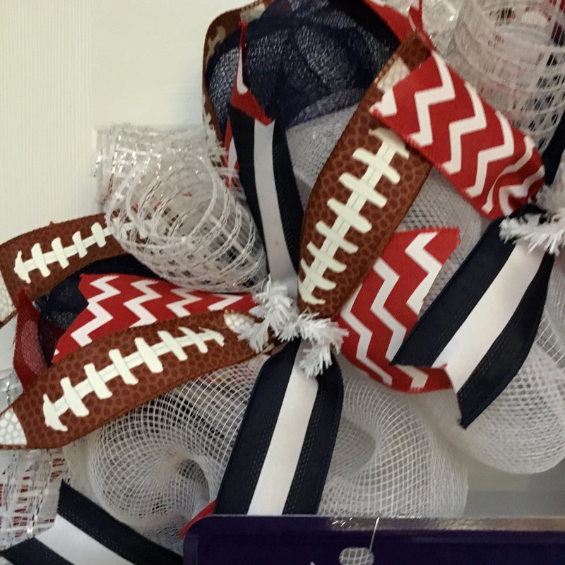 Couronne de football en maille déco faite à la main 24 po, Université du Mississippi