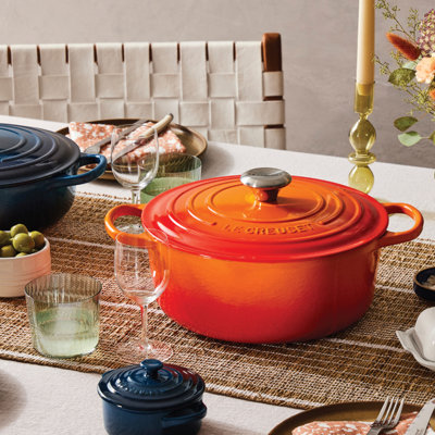 Le Creuset Signature Enameled Cast Iron Round Dutch Oven with Lid