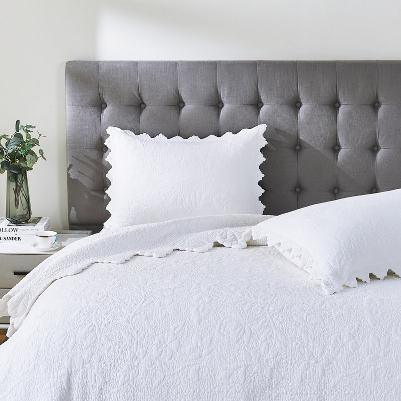 Scallop Lace Embroidery Cotton Quilt Set, Twin Quilt + 1 Standard Sham