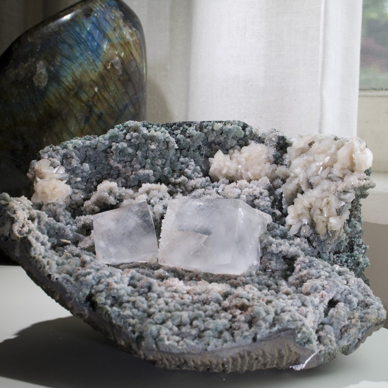 Crystal Figurine / Sculpture Decorative Object