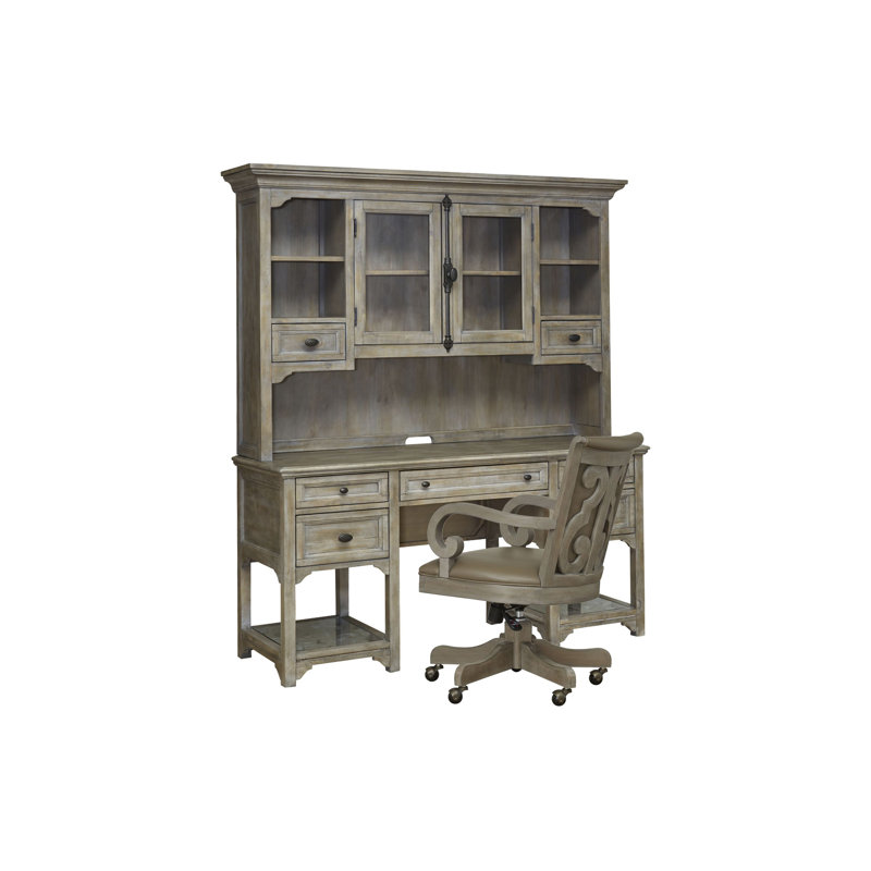 Bureau et huche avec chaise