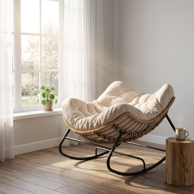 Chaise berçante surdimensionnée moderne en osier Biyanca, chaise de patio intérieure coussinée pour l'extérieur de 39 po, structure en acier thermolaqué
