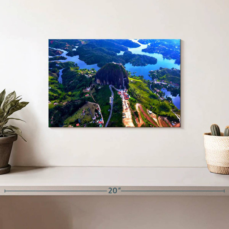 Rocher de Guatape, H 8 po x l 12 po