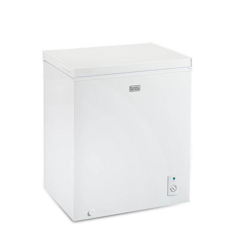 BCFK Series BLACK+DECKER 5.0 Cu. Ft. Chest Freezer, Holds up to 175 Lbs. of Frozen Food with Organizer Basket