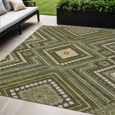 Tapis intérieur / extérieur tribal lavable 5 pi x 8 pi vert olive et ivoire