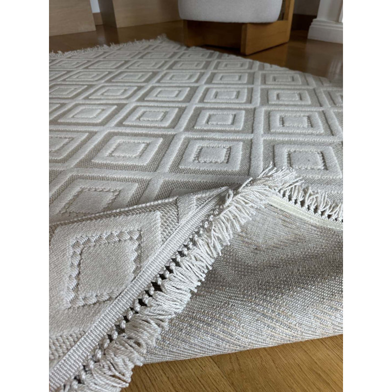 Tivan Indoor / Outdoor Rug, Rectangle 2'7" x 4'11"