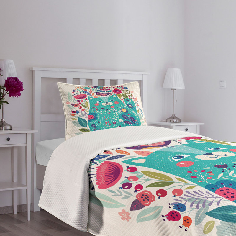 White Twin Quilted Bedspread Set with Colorful Cat Design
