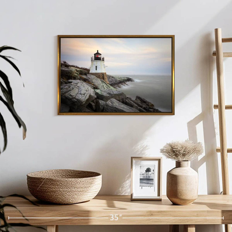 Phare de Coastal Castle Hill, 19 po x 13 po, Cadre flottant doré