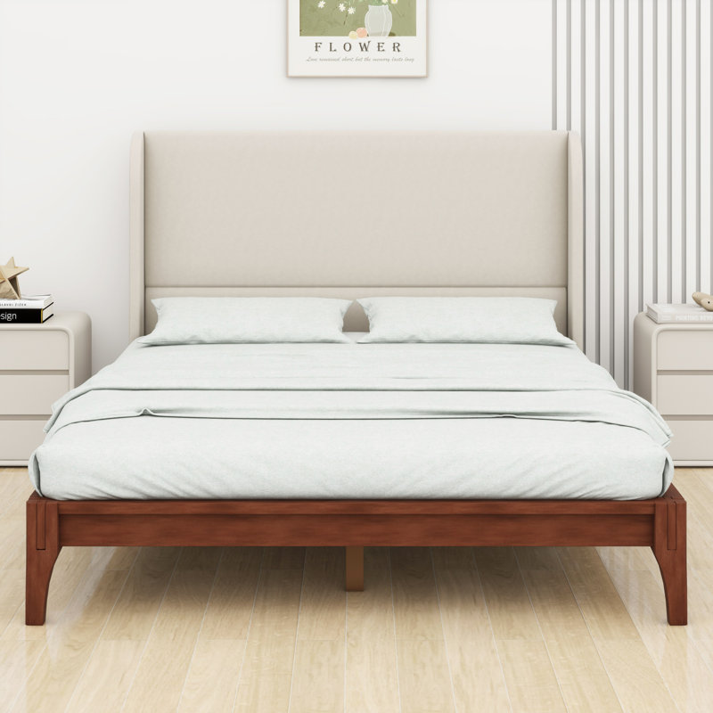 Lit plateforme moderne en bois avec tête de lit tapissier haute