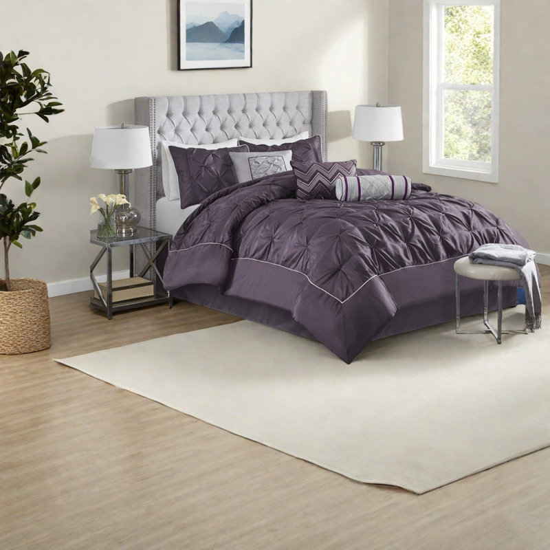 Elegant Plum Bedding Sets, Polyester Tufted Design For Modern Home