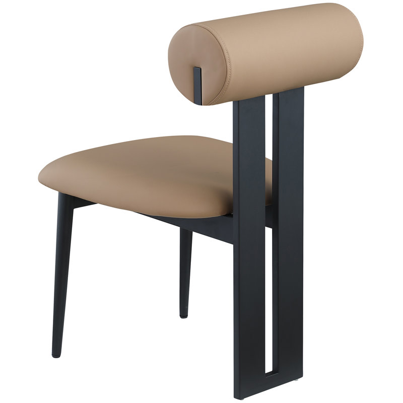 Chaise de salle à manger rembourrée Dario, Cuir brun clair végétalien, Noir mat