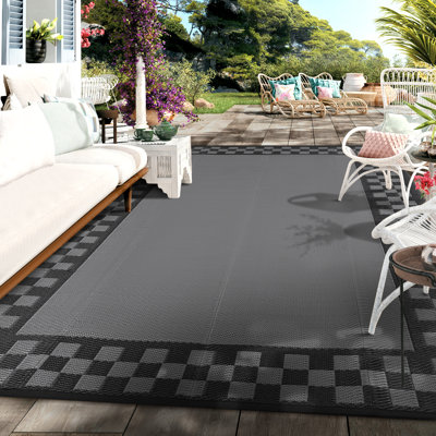 Tapis d'extérieur imperméable et réversible 9 x 12 pi - Tapis de patio tissé en plastique - Tapis géométrique à l'épreuve de la décoloration avec piquets et sac de transport - Jardin, balcon, camping, cour - noir et gris